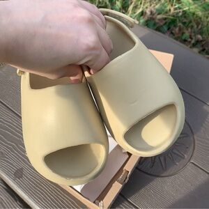 Yeezy Infant Slides Size 10k